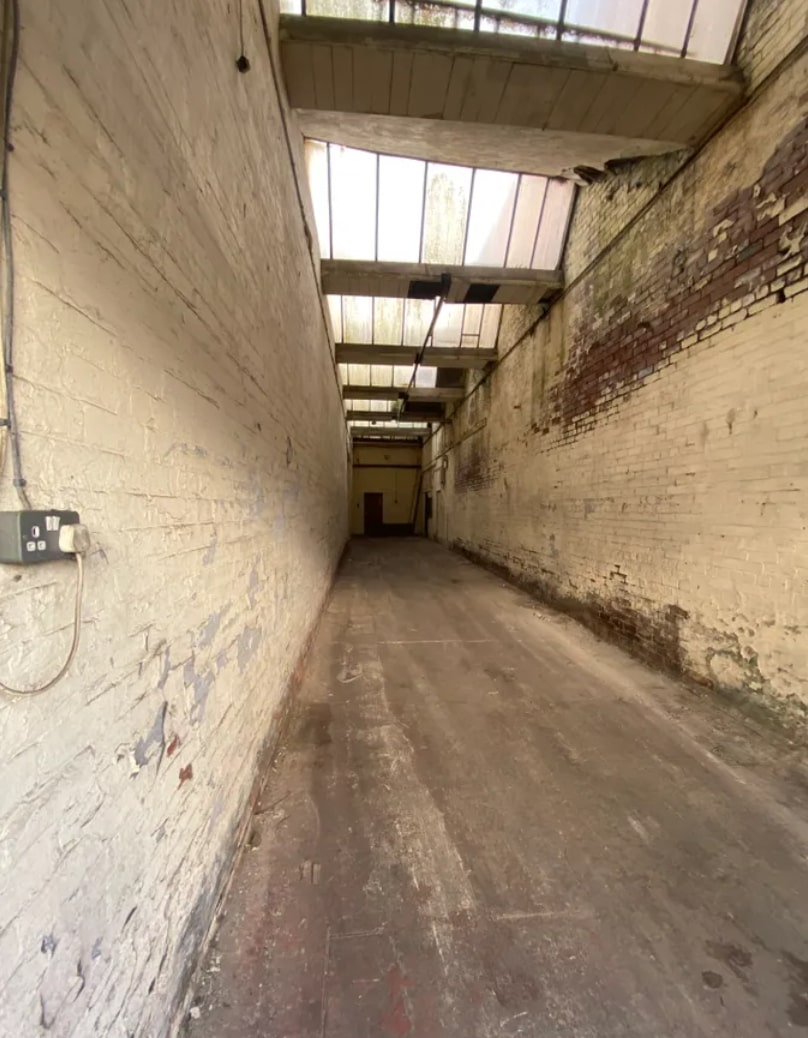 Industrial Unit in Blackburn - photo 2